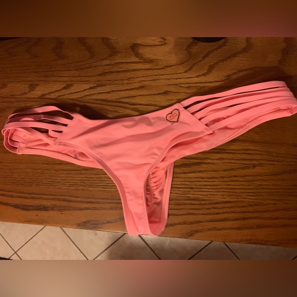 Body Glove Cheeky Bikini Bottoms - Picture 1 of 3